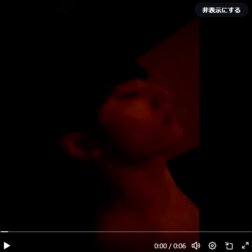 日高光啓がベッドにいる動画